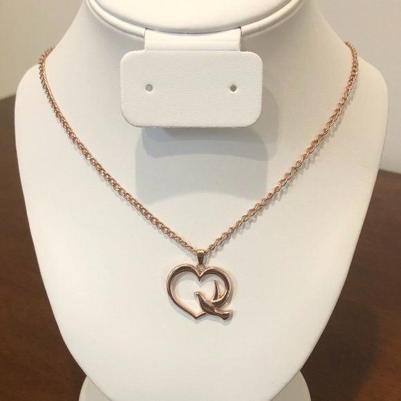 Rose Gold Tone Heart With Dove Pendant and Chain Pre-Owned - Picture 4 of 14